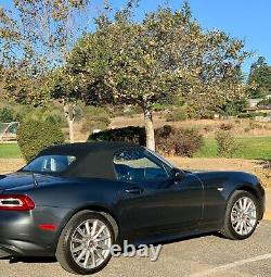 2018 Fiat 124 Spider Lusso, leather seats and steering wheel