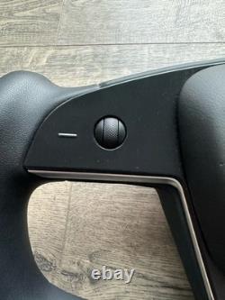 2021-2025 Tesla Model S X Yoke steering wheel black OEM 1622612-00-G