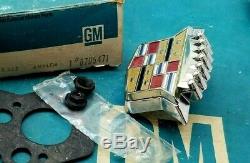 Nos 1971 Cadillac Trunk Lock Cover Emblem Flip LID Crest Deck Gm Trim