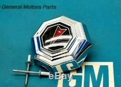 Nos 81 87 Pontiac Grand Prix Trunk Lock Cover Emblem Flip Deck LID Oem Gm Trim